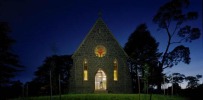 Реконструкция с приспособлением в жилой дом бывшей церкви в Австралии от multiplicity